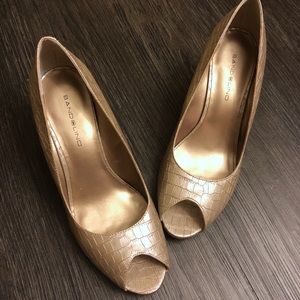 Bandolino pearl nude peep toe wedges